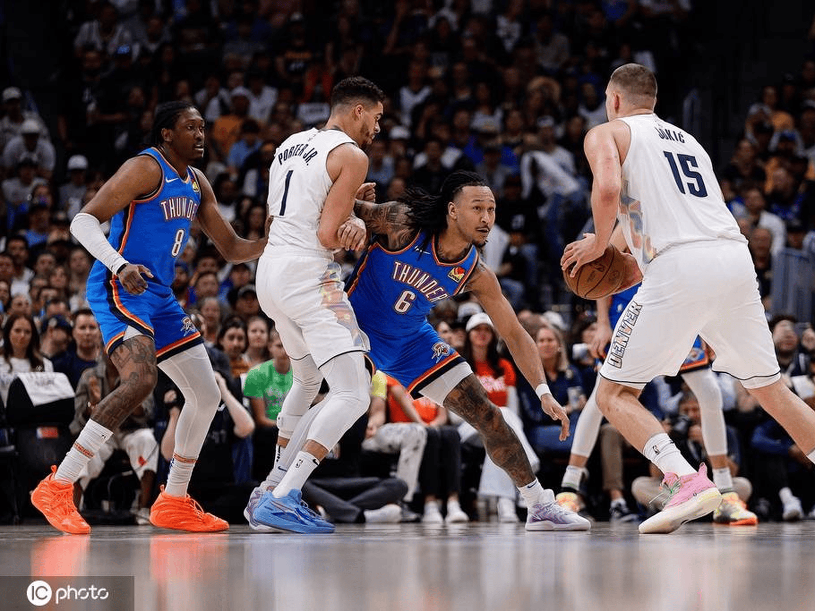 火箭血洗掘金，约基奇统治全场